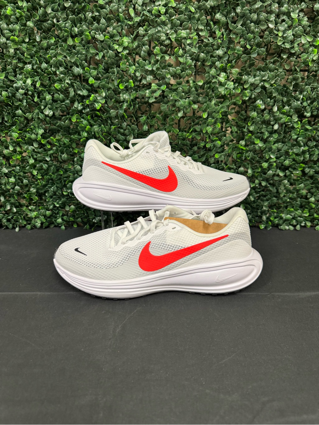 Nike Revolution 8  M9
